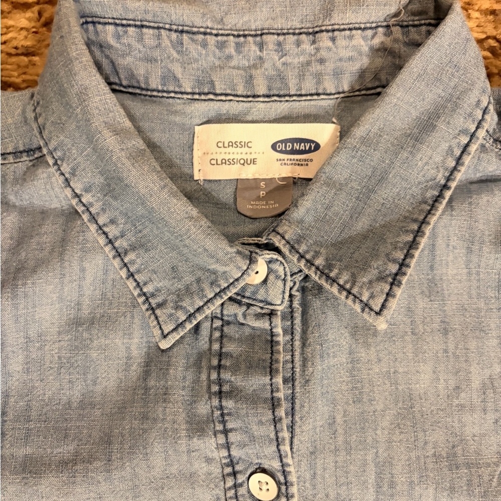 Old Navy Woman’s Classic Denim shirt size S